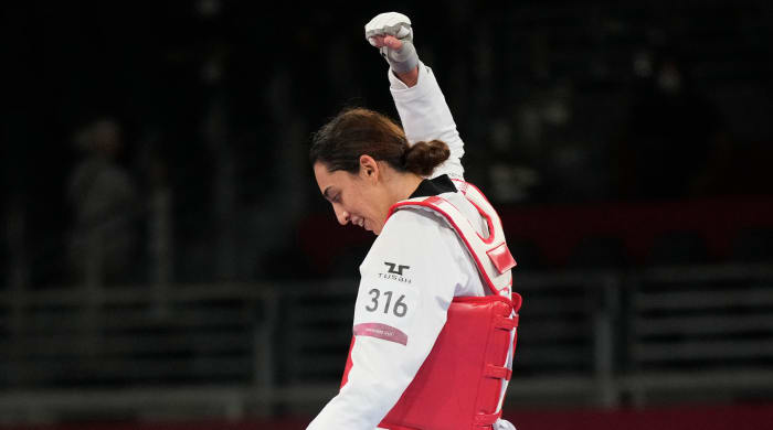 Kimia-Alizadeh-horiz